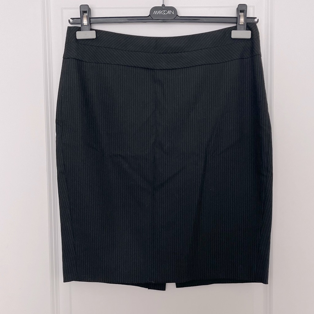 EUC Mexx Metropolitan Pin Striped Skirt